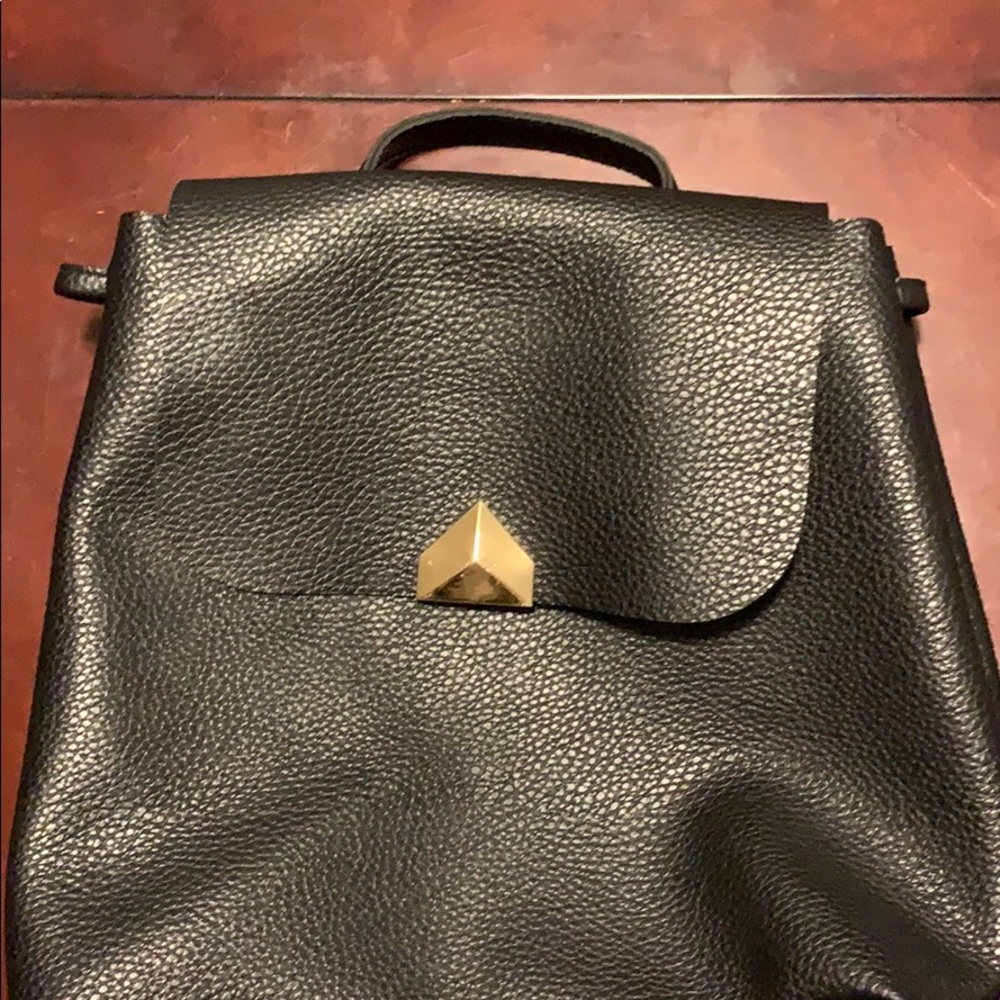 ATMOSPHERE BLACK BACKPACK